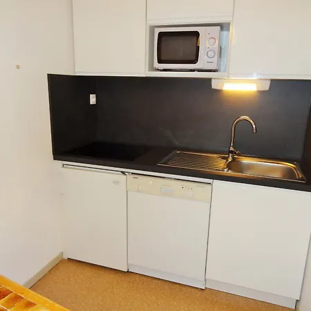 6 Personnes Au Pied Des Pistes Avec Balcon - Fr-1-516-2 *