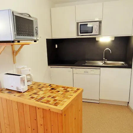 6 Personnes Au Pied Des Pistes Avec Balcon - Fr-1-516-2