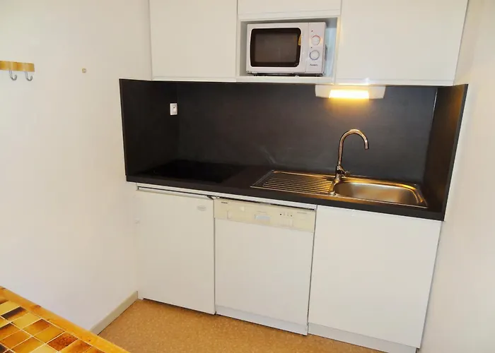 6 Personnes Au Pied Des Pistes Avec Balcon - Fr-1-516-2 *